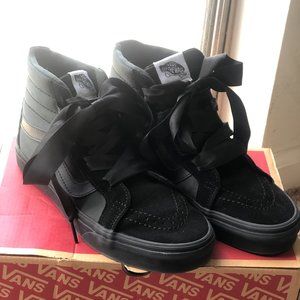 Vans Black Sk8 Hi Suede W7.5(Ballerina)